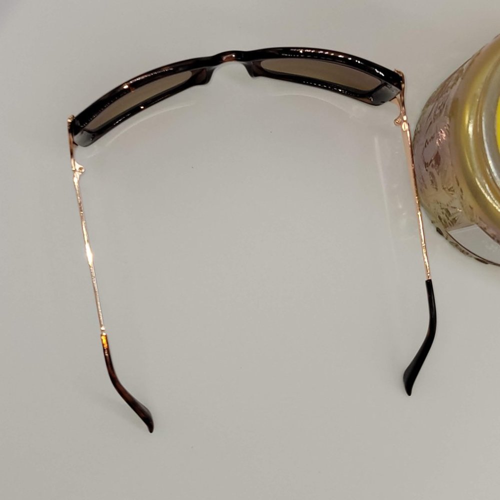 Eazy Breezy Woman's Sunglasses - Picture 6 of 8